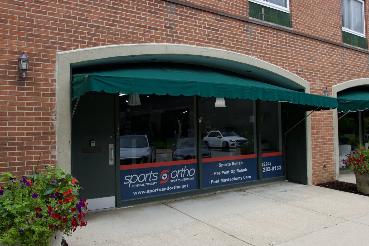Sports & Ortho Physical Therapy clinic exterior in Lake Forest, IL
