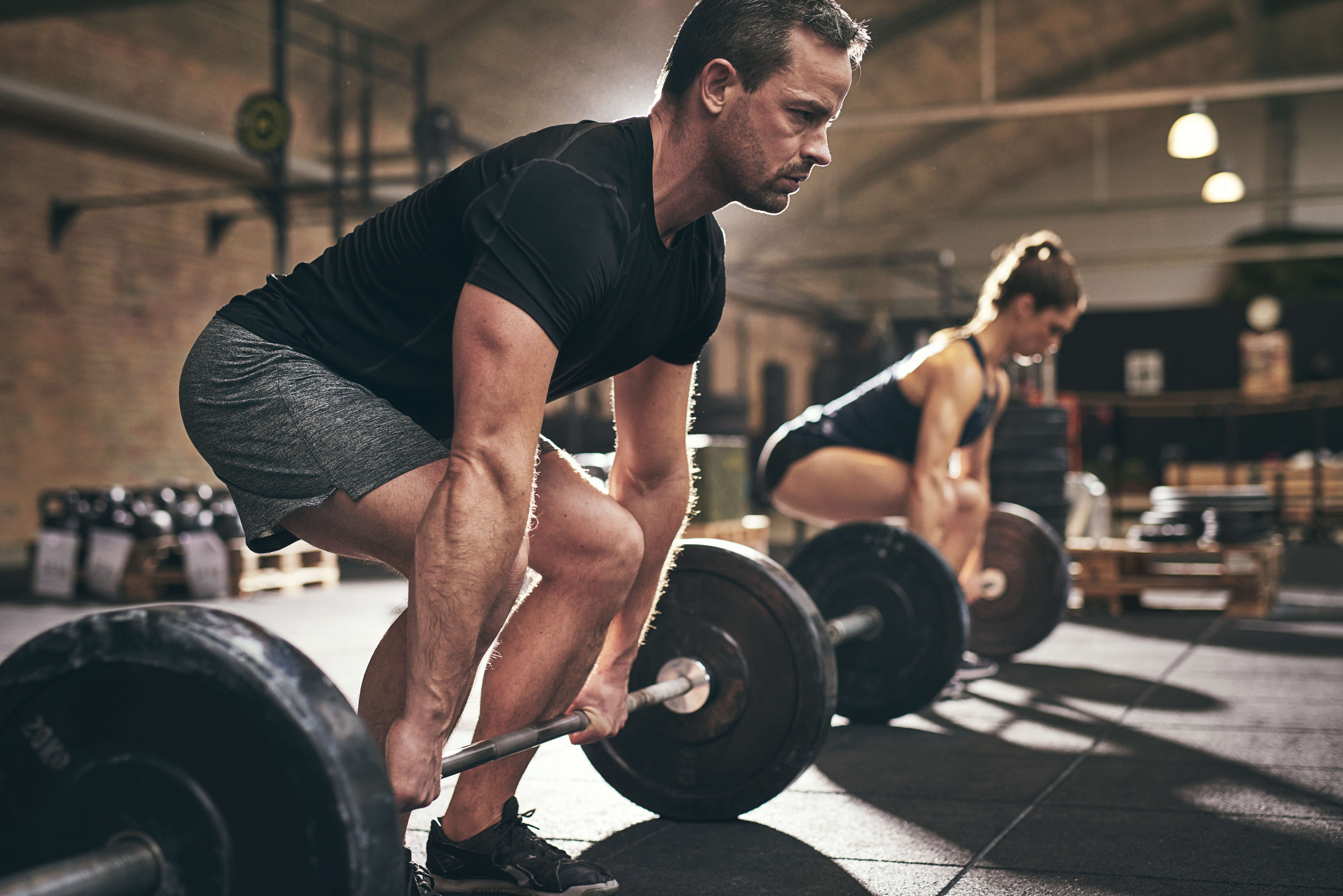 the correct way to perform a deadlift